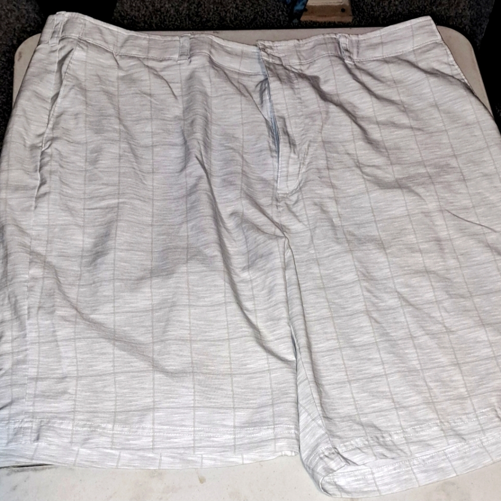 Ben Hogan White/ Gray Plaid Shorts
